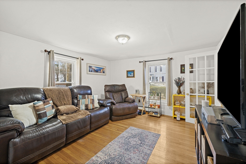 17 Wright Street Woburn, MA 01801 - Photo 10 of 39