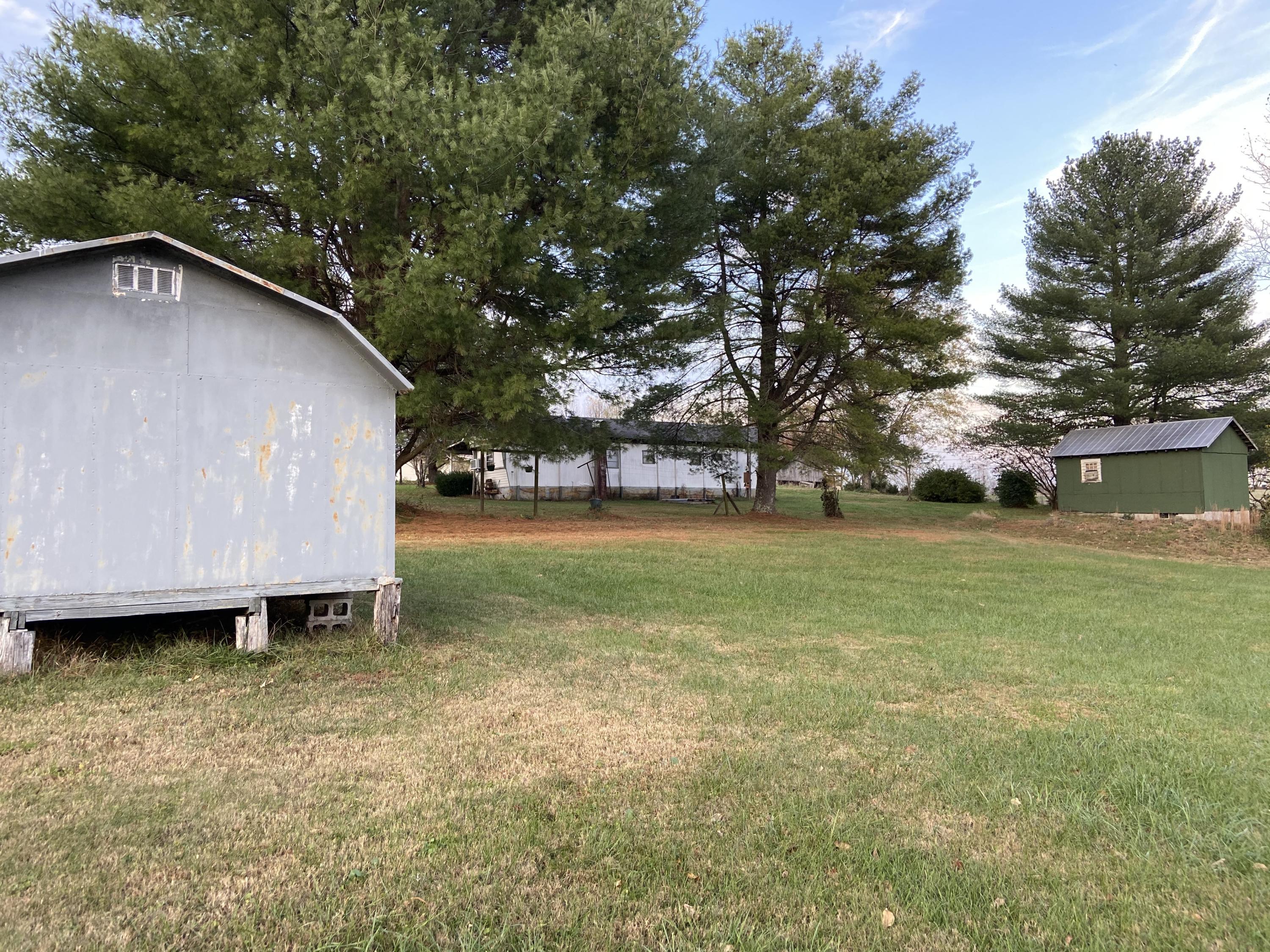 3715 Hickory Nut Road Nancy, KY 42544 - Photo 42 of 45 7099790F-51B0-46FD-A7AF-F8885E7ACCC5<|><