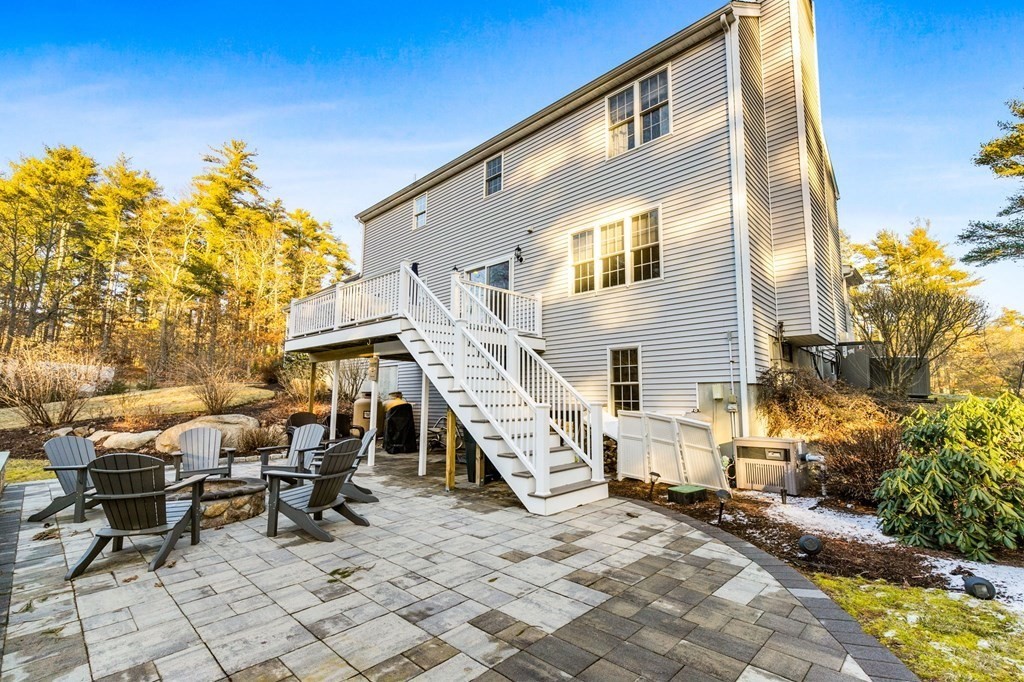 47 Mayflower Lane Rochester, MA 02770 - Photo 7 of 40 a front view of a house with sitting area