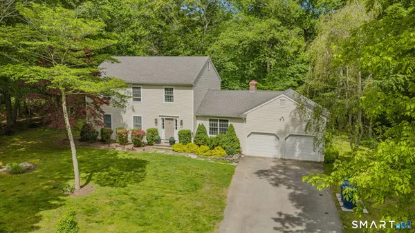$850,000 | 10 Whitman Lane, Old Lyme, CT 06371