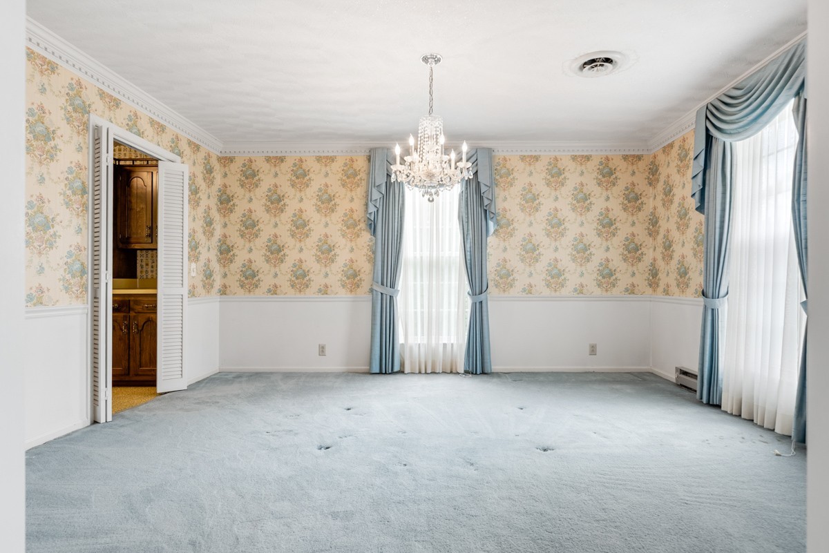 6908 River Rd Pike Nashville, TN 37209 - Photo 13 of 47 a view of an empty room with a window