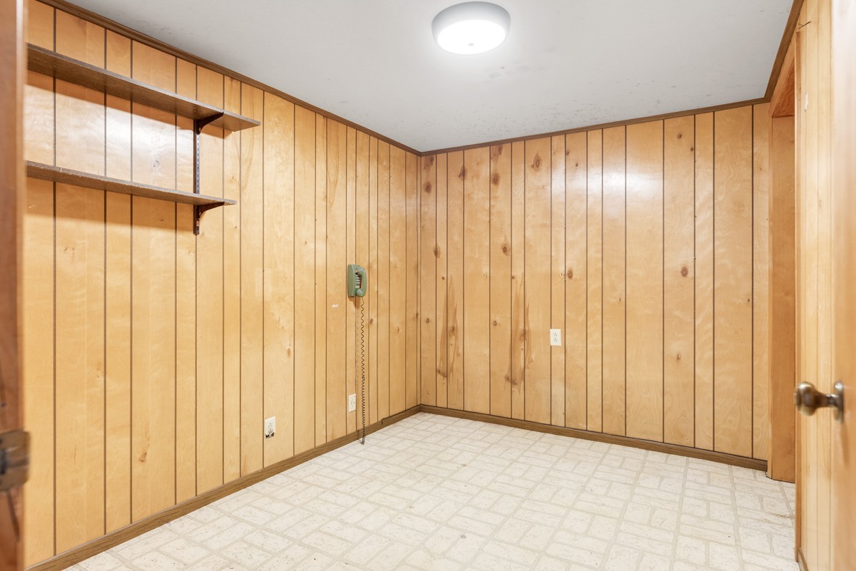 6908 River Rd Pike Nashville, TN 37209 - Photo 36 of 47 a view of an empty room