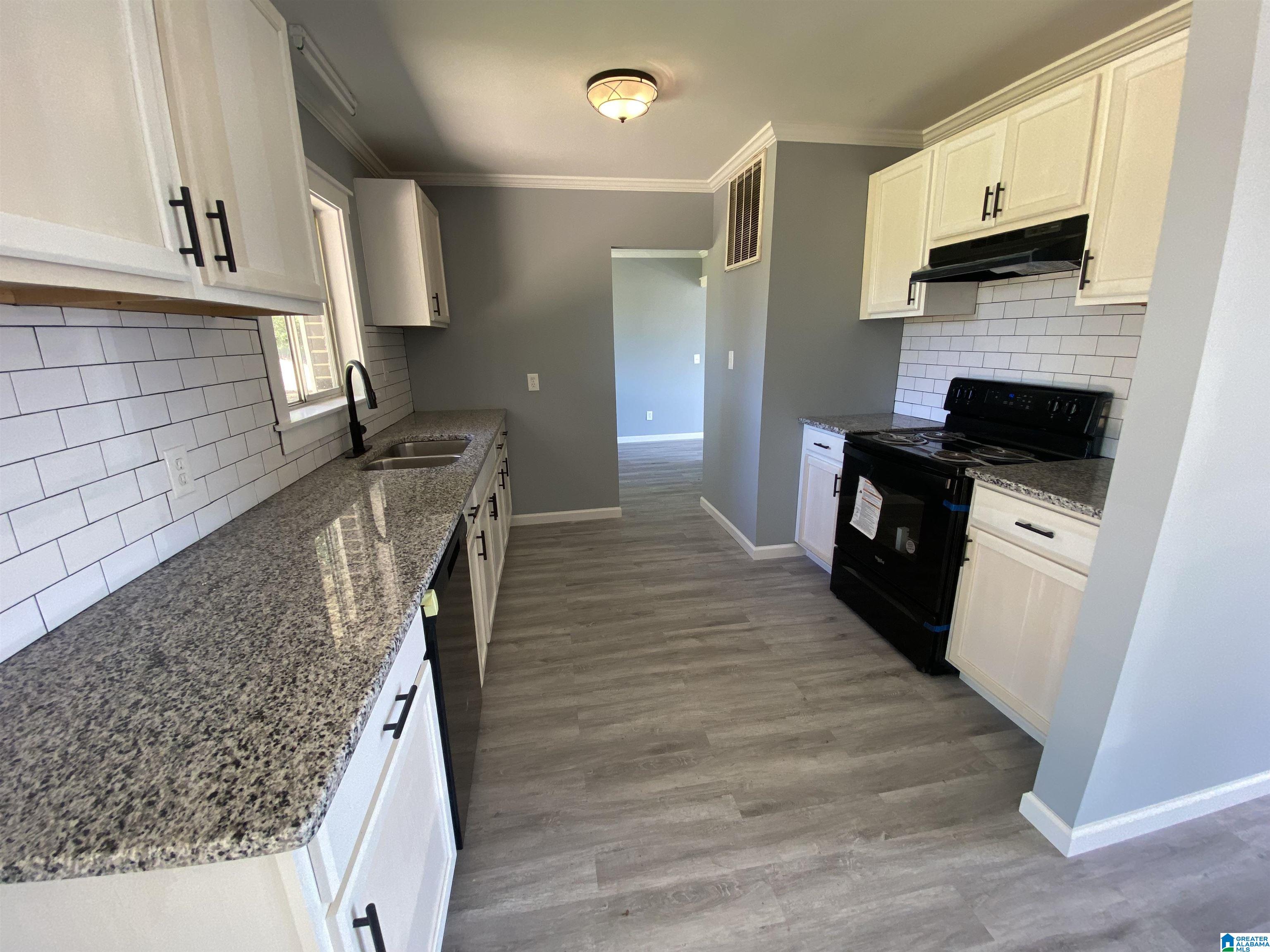 1531 Bennett Road Jasper, AL 35503 - Photo 2 of 15