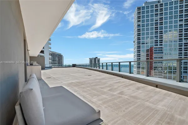 $5,500 | 1451 Brickell Avenue, Unit 904, Miami, FL 33131