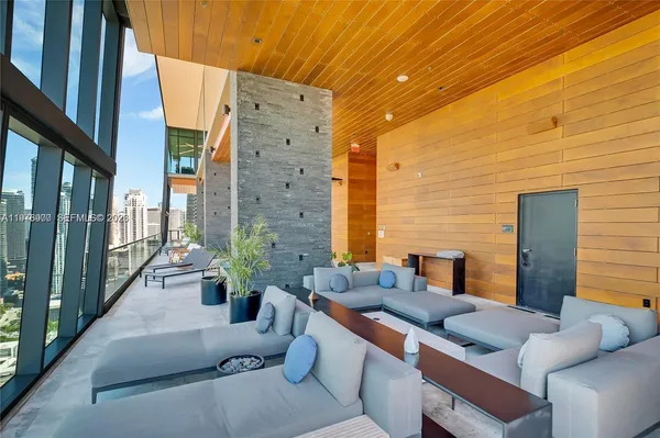 $5,500 | 1451 Brickell Avenue, Unit 904, Miami, FL 33131