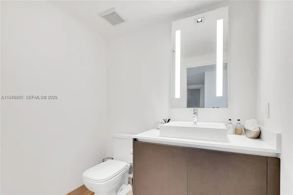 $5,500 | 1451 Brickell Avenue, Unit 904, Miami, FL 33131