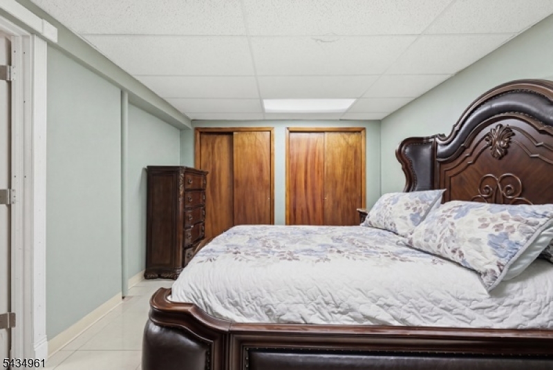 142 Pearl Street Paterson, NJ 07501 - Photo 15 of 20