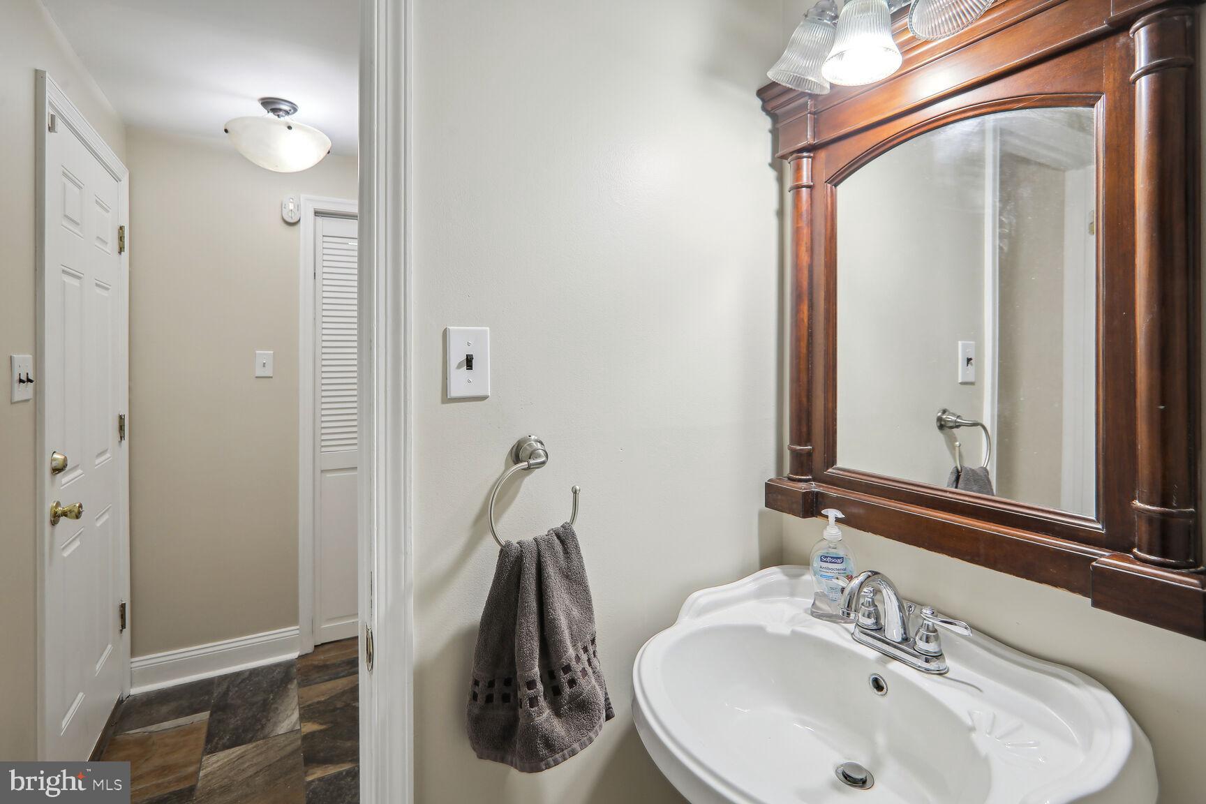 127 Barcroft Drive Cherry Hill, NJ 08034 - Photo 14 of 38