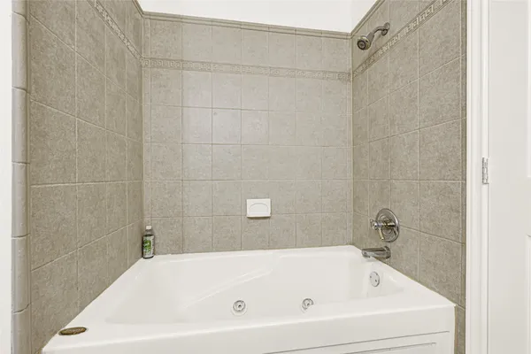 $2,600 | 2515 Baycrest Drive, Houston, TX 77058