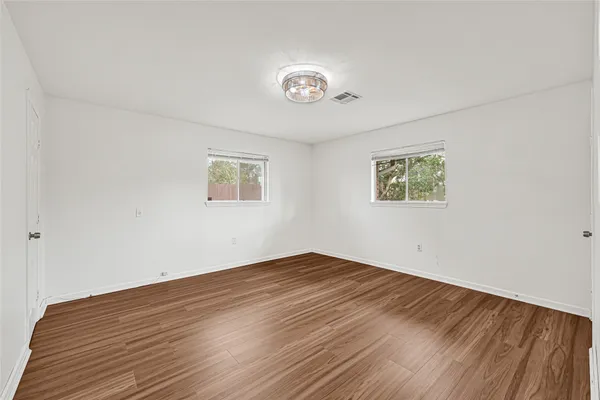 $2,600 | 2515 Baycrest Drive, Houston, TX 77058