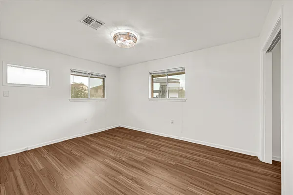 $2,600 | 2515 Baycrest Drive, Houston, TX 77058