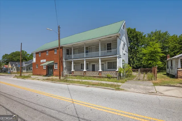 a view of a building entrance