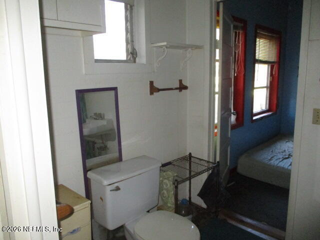 9742 Highway 301 Hampton, FL 32044 - Photo 18 of 19 a bathroom with a toilet