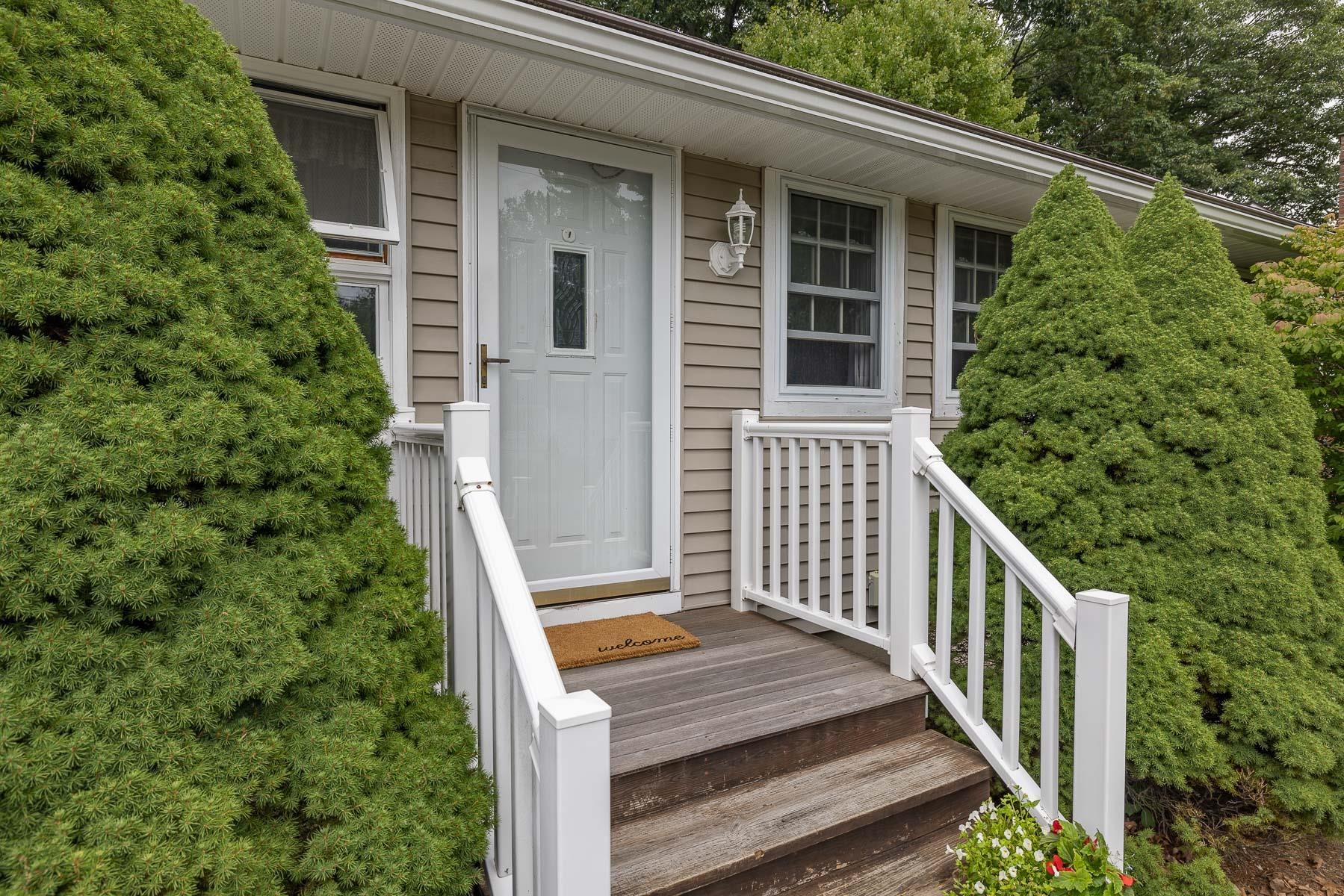 295 McKinley Road Portsmouth, NH 03801 - Photo 2 of 32