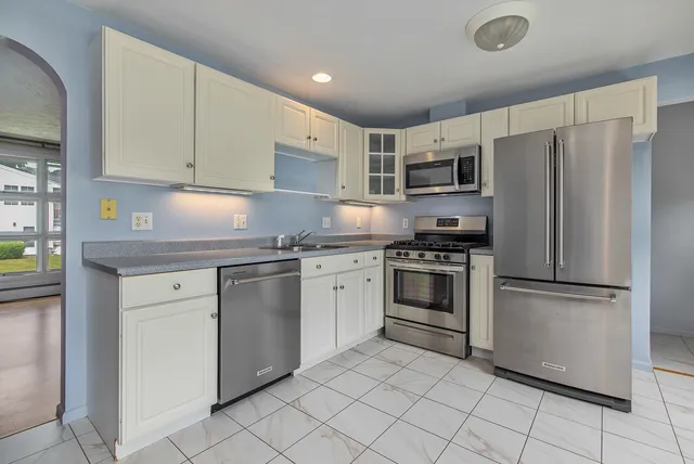 $3,000 | 295 McKinley Road, Portsmouth, NH 03801