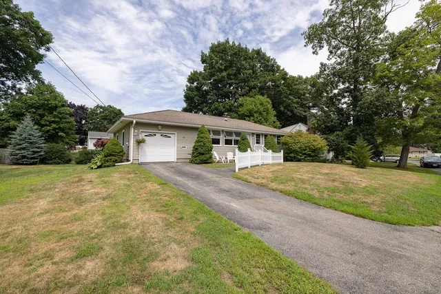 $3,000 | 295 McKinley Road, Portsmouth, NH 03801