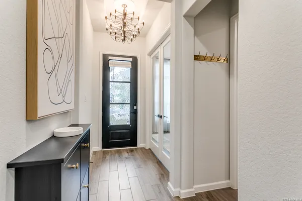 $2,700 | 2134 Knippa, San Antonio, TX 78253