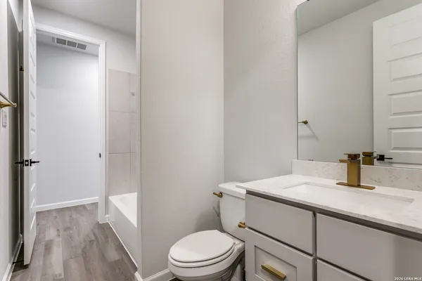 $2,700 | 2134 Knippa, San Antonio, TX 78253