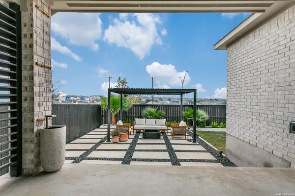 $2,700 | 2134 Knippa, San Antonio, TX 78253