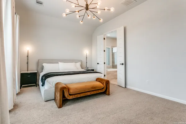 $2,700 | 2134 Knippa, San Antonio, TX 78253