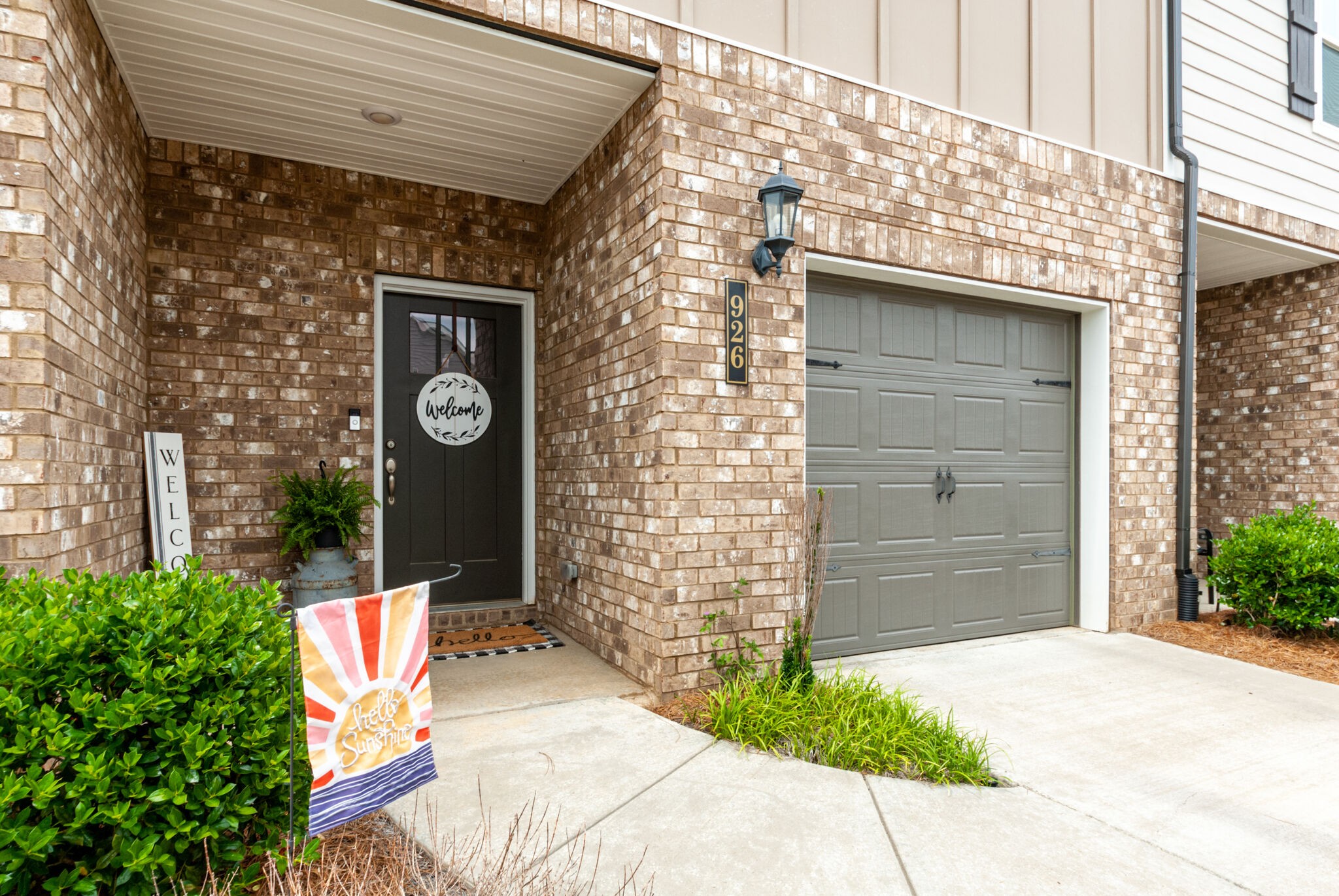 926 Oak Ridge Lane Columbia, TN 38401 - Photo 3 of 27 a front view of a house with a yard