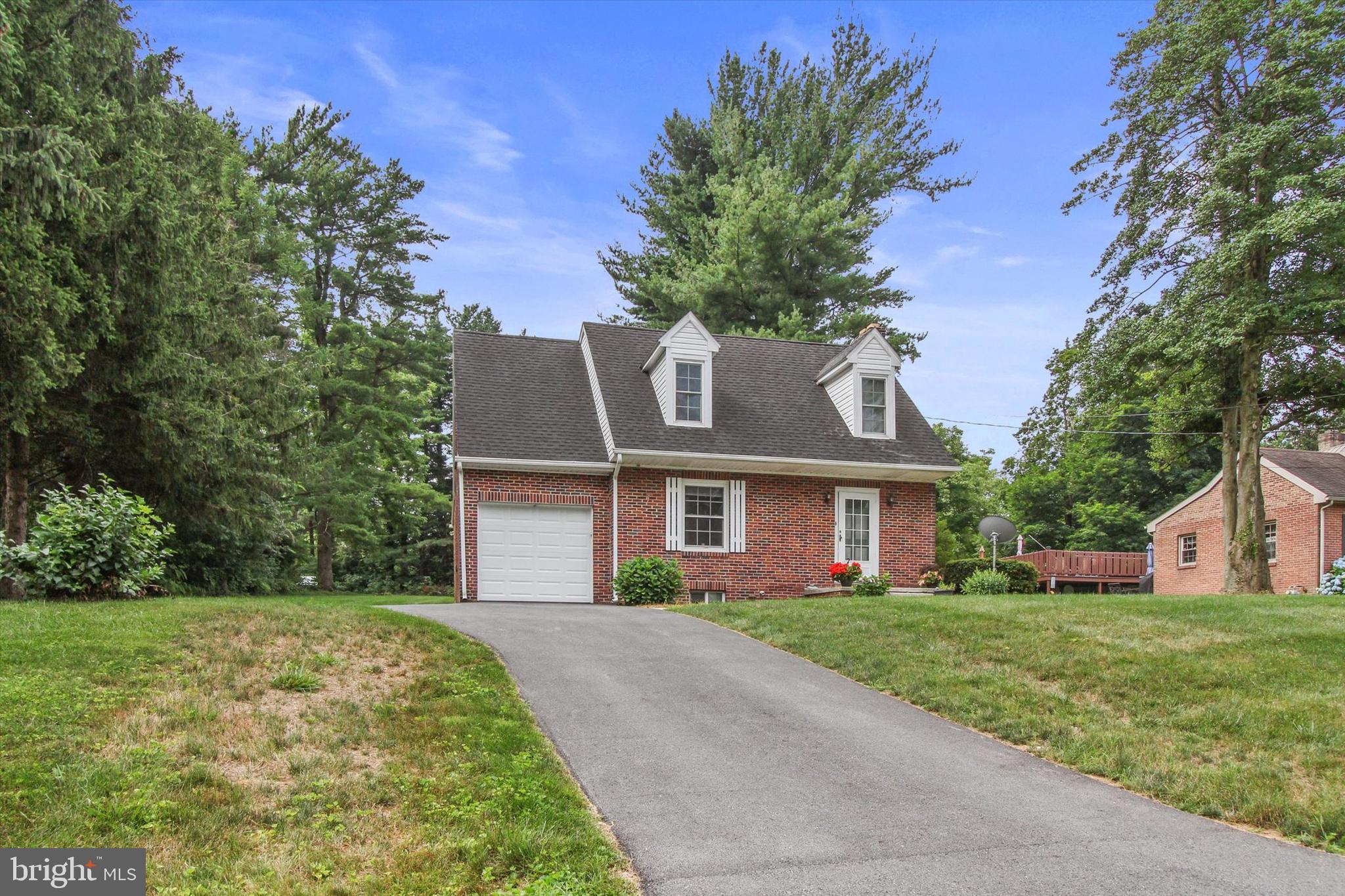 4014 Old Orchard Road York, PA 17402 - Photo 2 of 18 Gallery Image 2