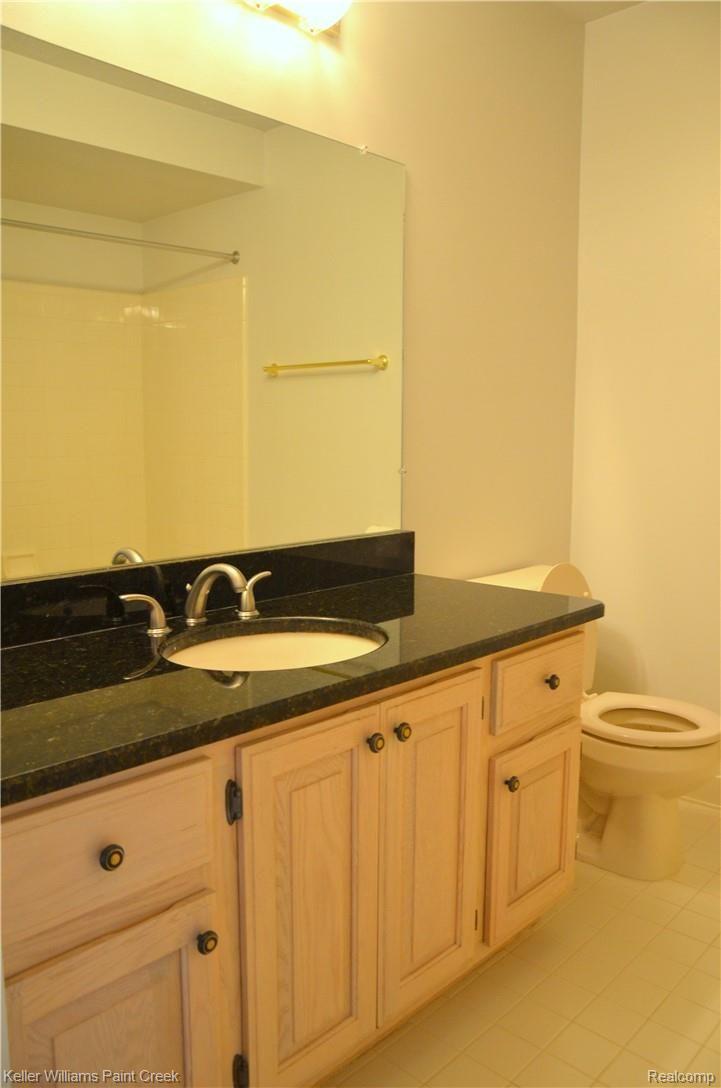 31214 Country Ridge Circle Farmington, MI 48331 - Photo 26 of 35 22bath.JPG