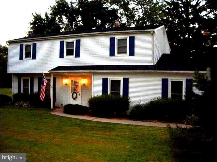 38 Clover Road Warminster, PA 18974 - Photo 1 of 25 Exterior Front