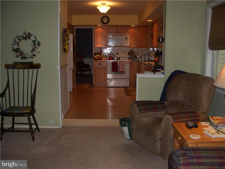 38 Clover Road Warminster, PA 18974 - Photo 11 of 25 Family Room