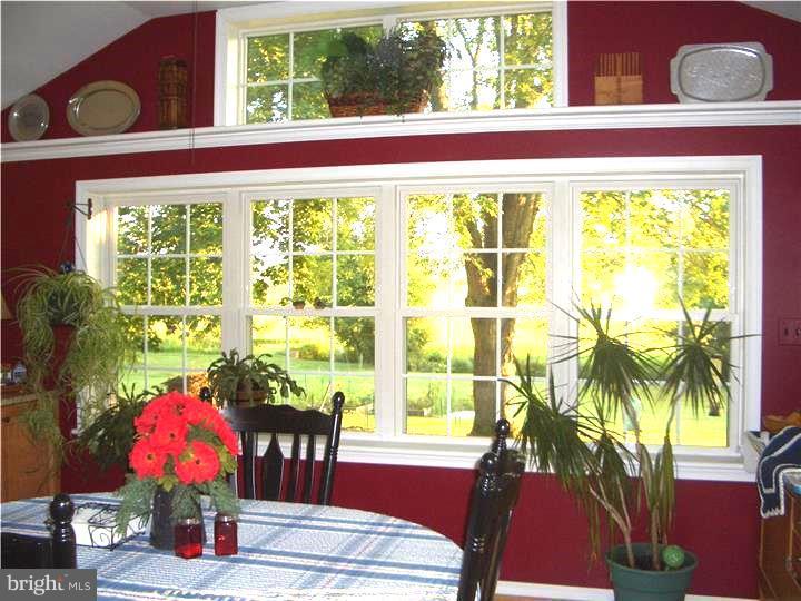 38 Clover Road Warminster, PA 18974 - Photo 13 of 25 Great Room