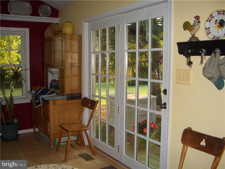 38 Clover Road Warminster, PA 18974 - Photo 16 of 25 Great Room