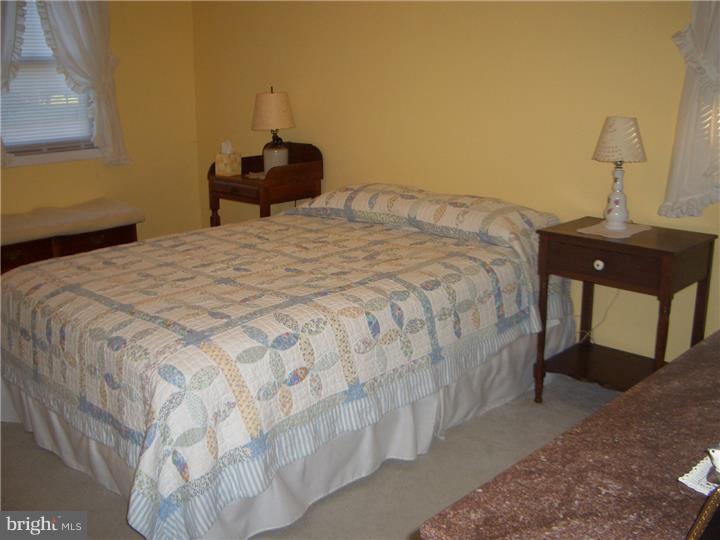 38 Clover Road Warminster, PA 18974 - Photo 21 of 25 Bedroom 2