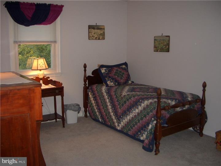 38 Clover Road Warminster, PA 18974 - Photo 22 of 25 Bedroom 3