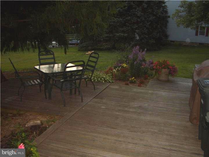 38 Clover Road Warminster, PA 18974 - Photo 24 of 25 Deck
