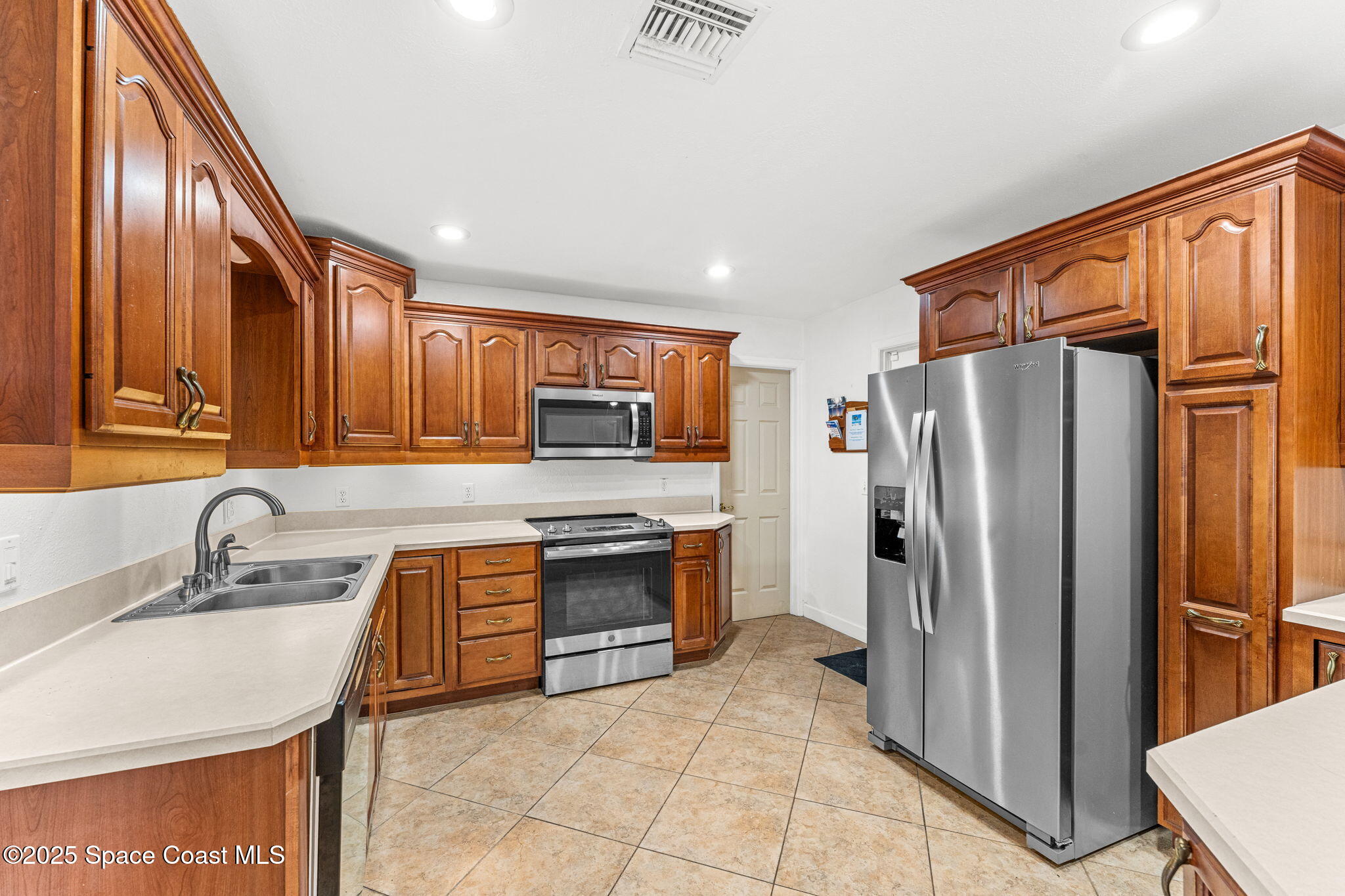 926 Santa Cruz Road Cocoa Beach, FL 32931 - Photo 15 of 43 DSC00489