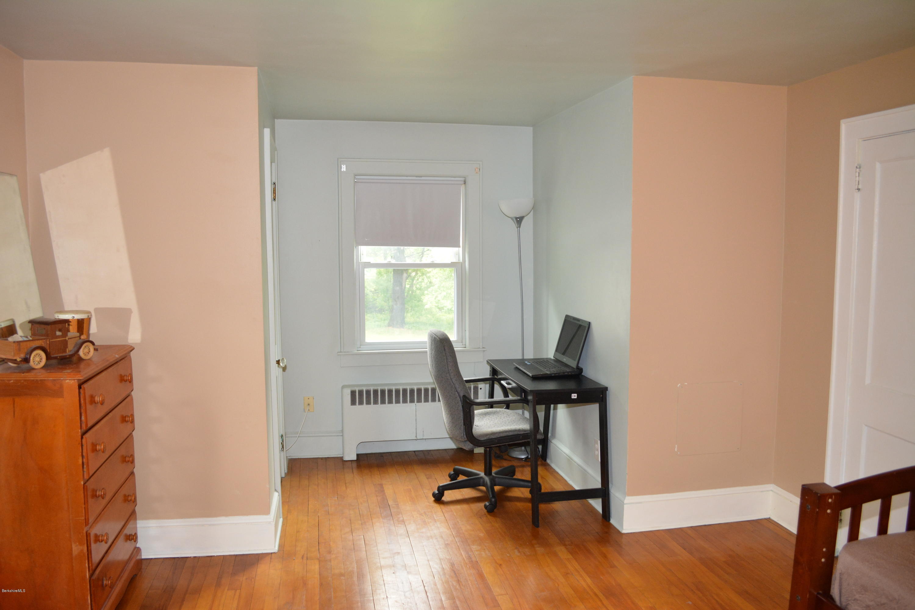 12 Ridgeway Avenue Pittsfield, MA 01201 - Photo 21 of 34 U bedroom #2 office space 2
