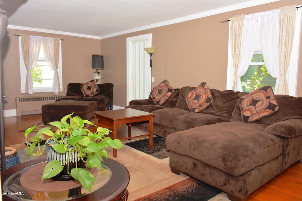 12 Ridgeway Avenue Pittsfield, MA 01201 - Photo 4 of 34 M livingroom 2