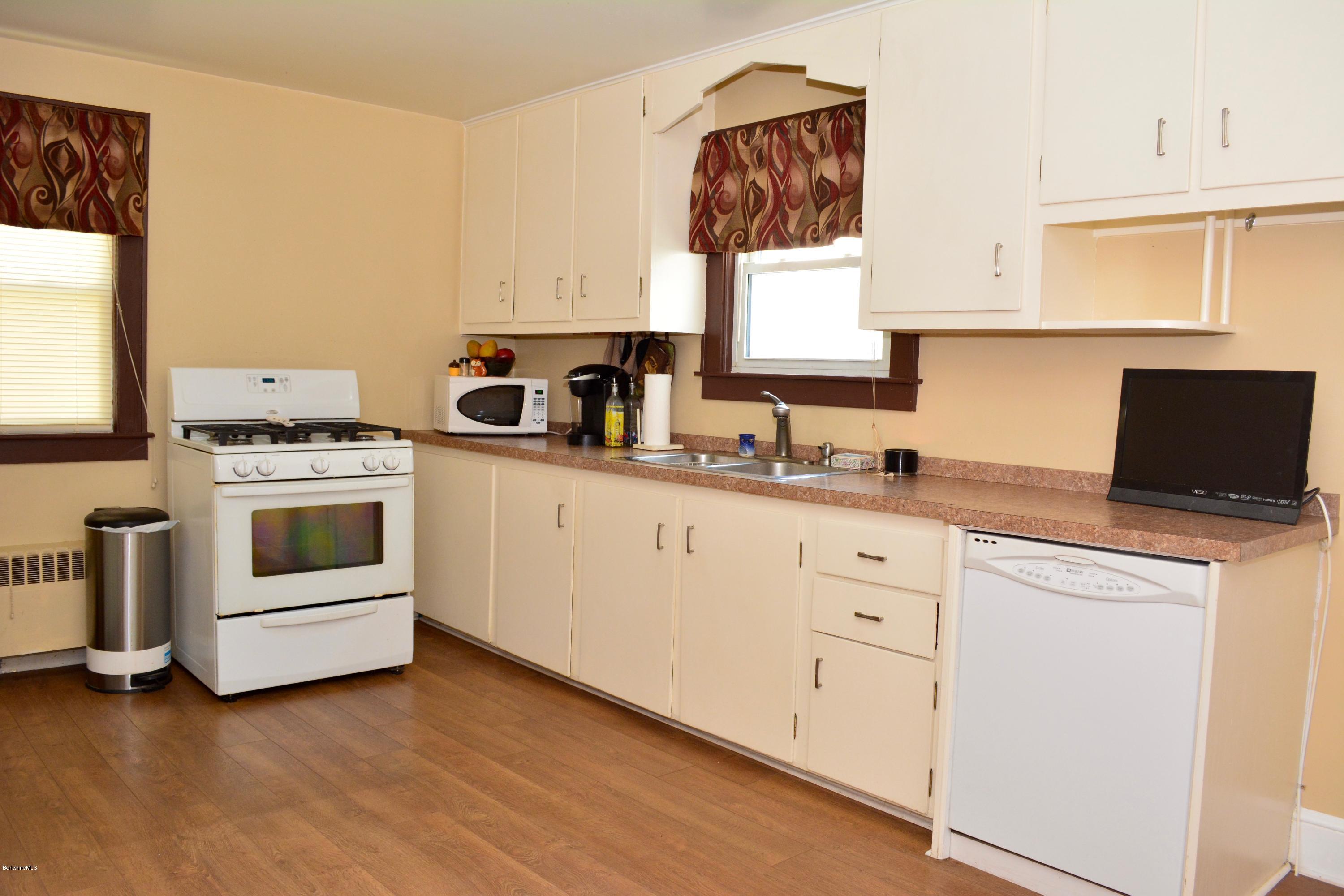 12 Ridgeway Avenue Pittsfield, MA 01201 - Photo 5 of 34 I kitchen cabinets