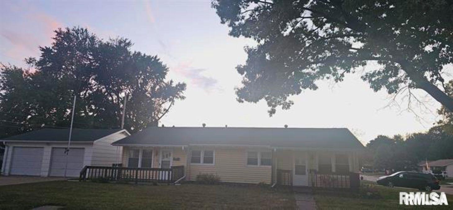 3343 5th Street East Moline, IL 61244 - Photo 2 of 8