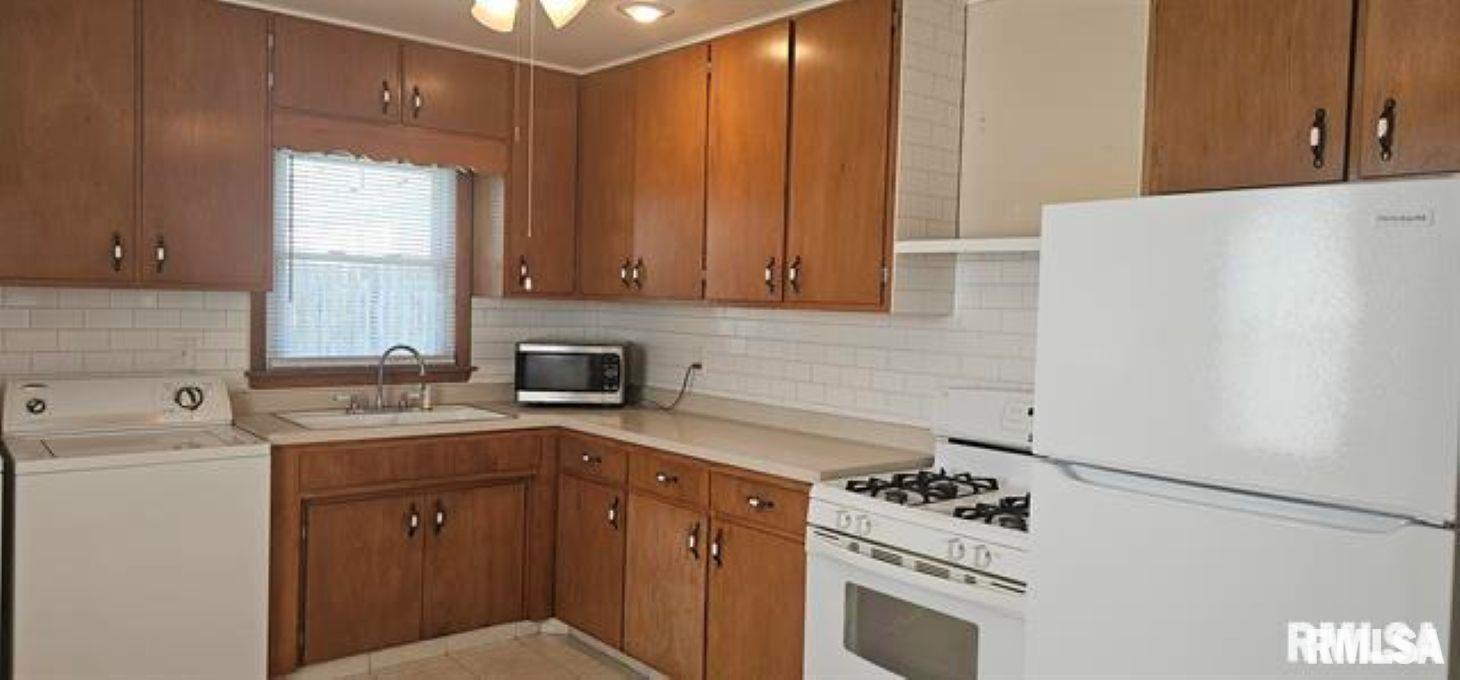 3343 5th Street East Moline, IL 61244 - Photo 4 of 8