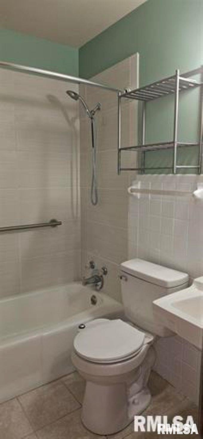 3343 5th Street East Moline, IL 61244 - Photo 8 of 8