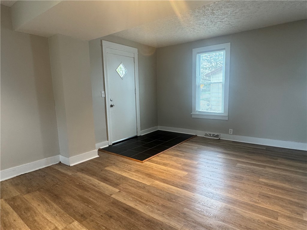 109 Stenson Street Rochester, NY 14606 - Photo 3 of 20 Entry