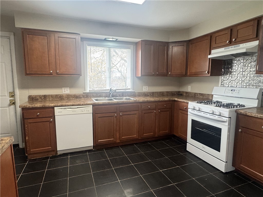 109 Stenson Street Rochester, NY 14606 - Photo 6 of 20 Kitchen