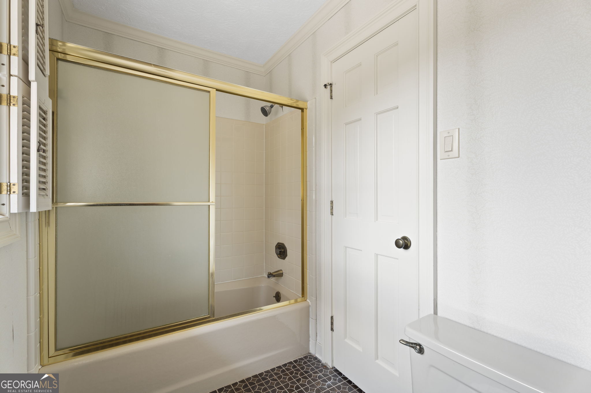 1080 Conyers Road McDonough, GA 30252 - Photo 38 of 55 a bathroom with a bathtub and a shower