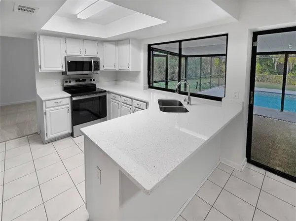 $450,000 | 3415 Bloomingdale Oaks Drive, Valrico, FL 33596