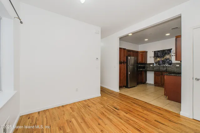 $895,000 | 29 Stanley Avenue | Tompkinsville