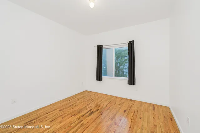 $895,000 | 29 Stanley Avenue | Tompkinsville