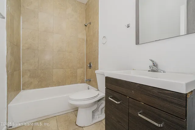 $895,000 | 29 Stanley Avenue | Tompkinsville