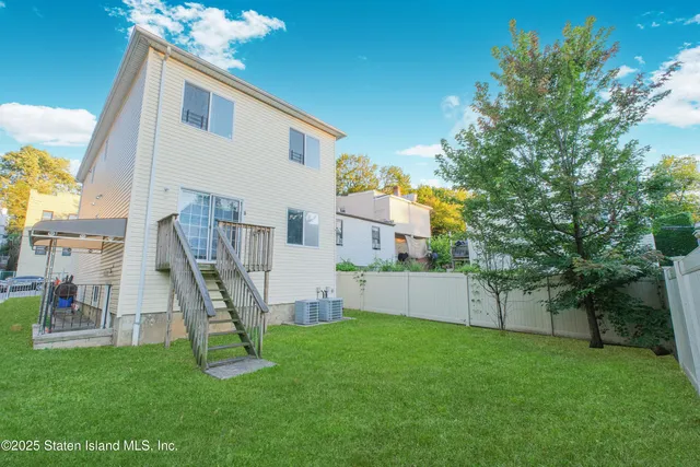 $895,000 | 29 Stanley Avenue | Tompkinsville