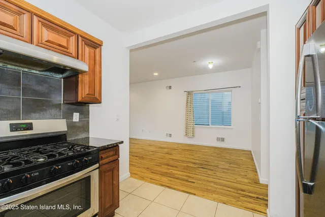 $895,000 | 29 Stanley Avenue | Tompkinsville